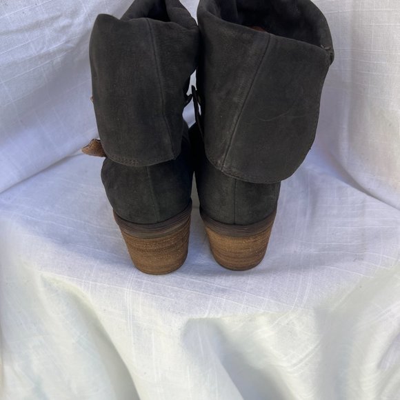 Donald J. Pliner Round Toe Moto Buckle Style Cuban Heel Bootie Black Size 6.5 - Picture 11 of 11